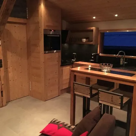 La Apartment *